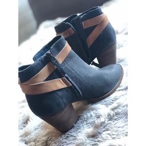 Dolce Vita Yuri Ankle Booties